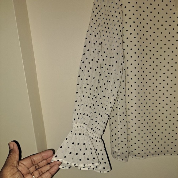 Talbots Plus Women 1X White Black Polka Dot Pleated Ruffle Sleeve Keyhole Blouse - Picture 2 of 7